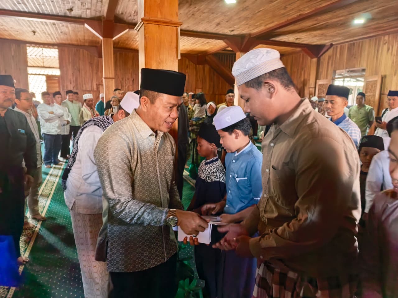 Jumling di Masjid Agung Mahmud, KDS Tegaskan Komitmen Terus Memuliakan Ulama dan Guru Ngaji