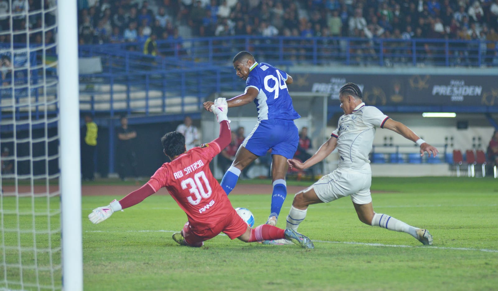 Gol Uilliam Barros Antar Persib Kalahkan Arema FC pada Laga Perdana